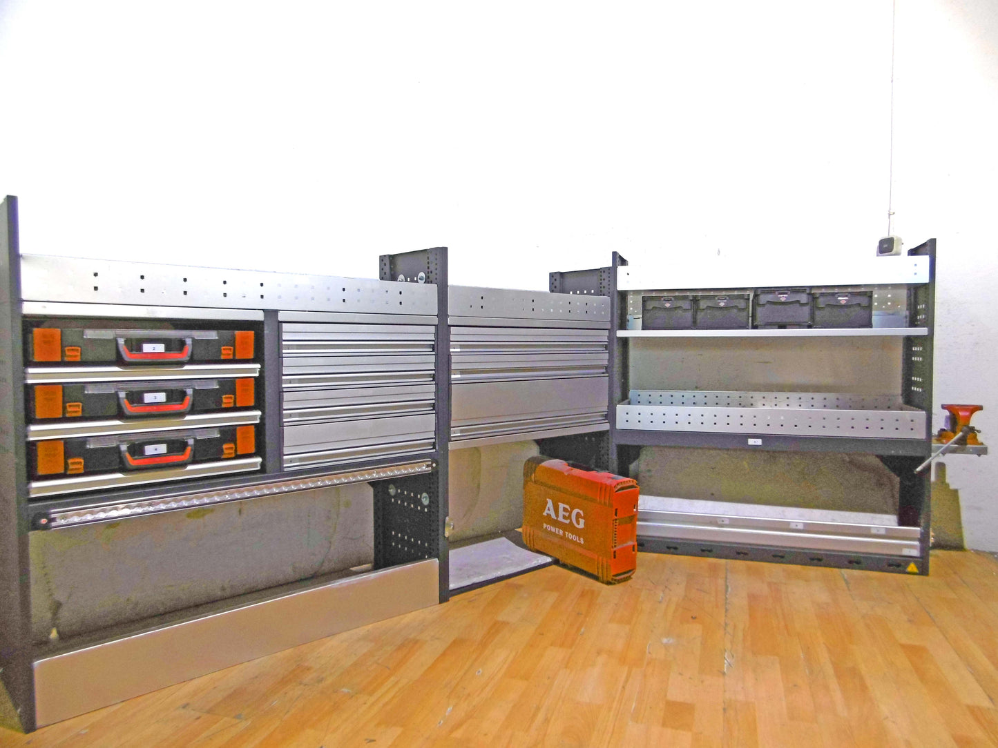 T-FES BAYERN/NÜRNBERG gebrauchte SORTIMOWÜRTH Fahrzeugeinrichtung Vito T 6 Crafter