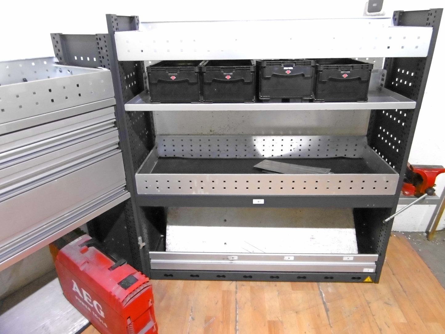 T-FES BAYERN/NÜRNBERG gebrauchte SORTIMOWÜRTH Fahrzeugeinrichtung Vito T 6 Crafter