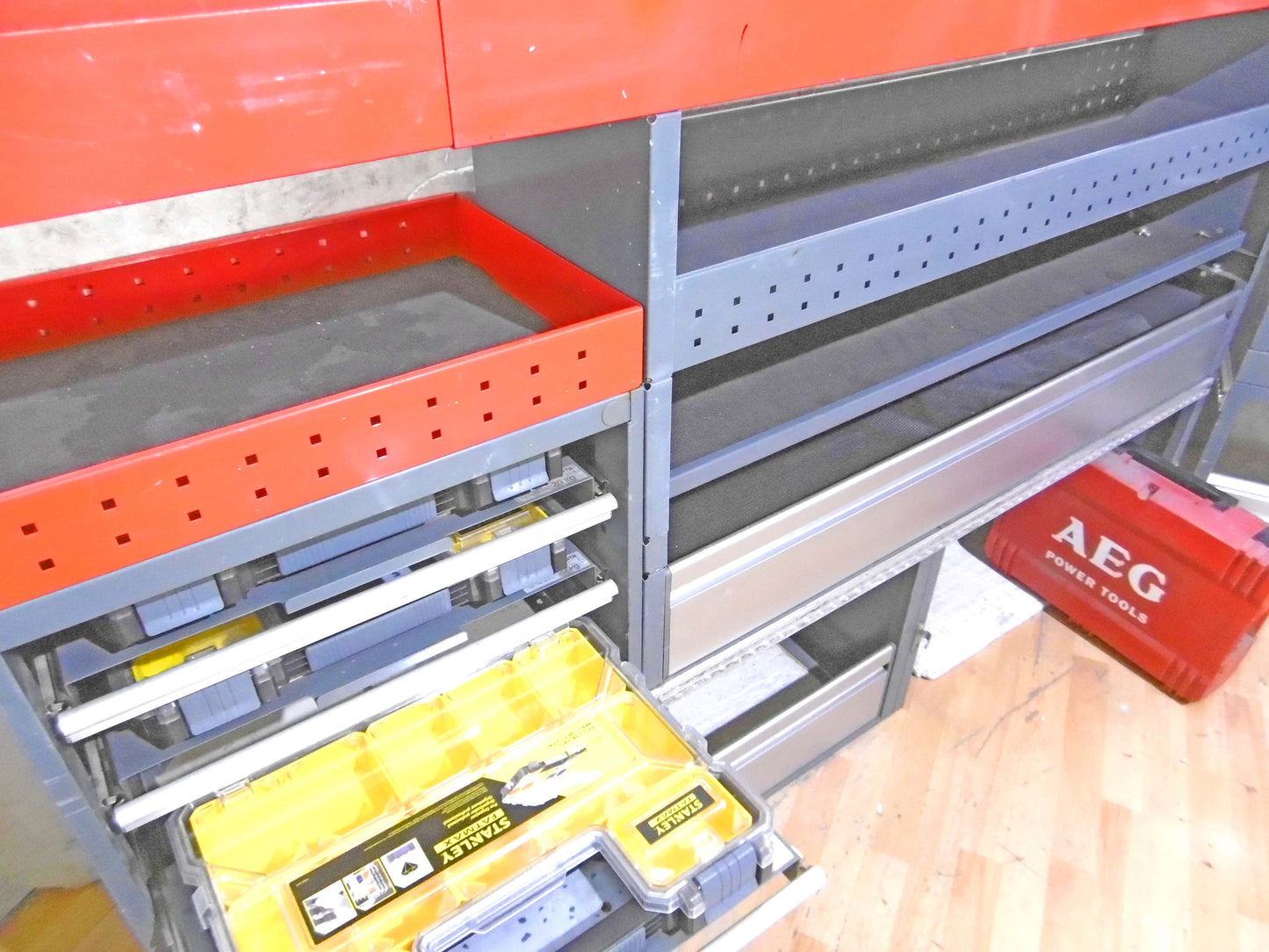 T-FES BAYERN/NÜRNBERG gebrauchte SORTIMO/WÜRTH Fahrzeugeinrichtung T 6 Sprinter oder ä.