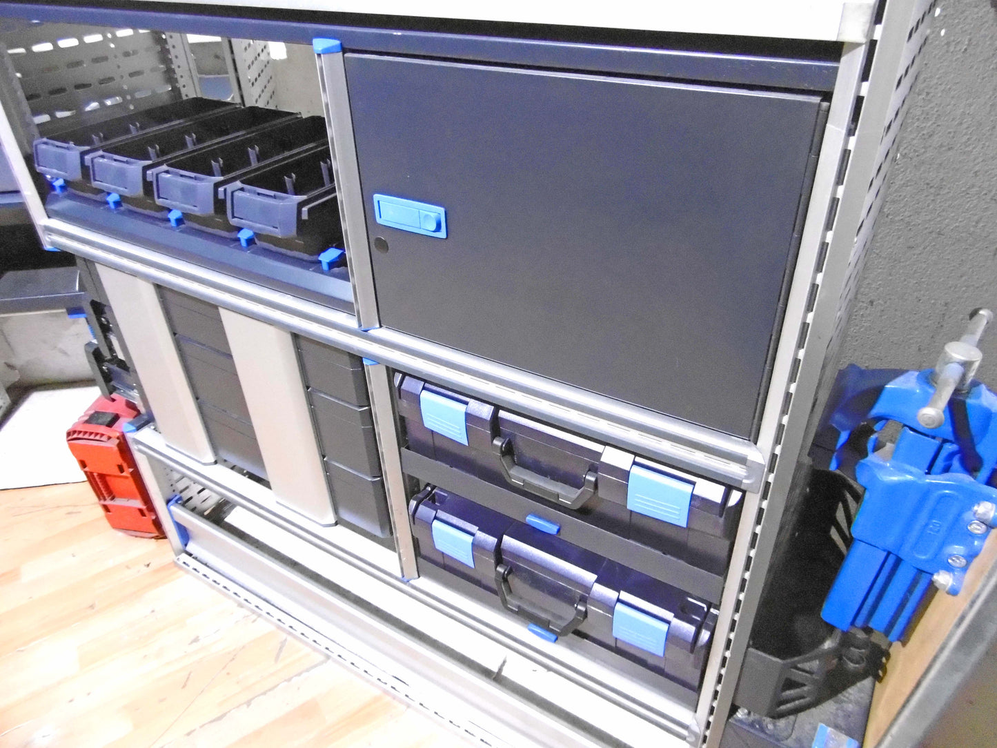 T-FES BAYERN/NÜRNBERG gebrauchte Fahrzeugeinrichtung SORTIMO  Sprinte Crafter Ducato